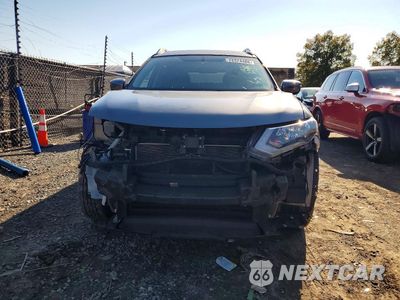 Piąte zdjęcie samochodu w środku: 2018 NISSAN ROGUE SV VIN:KNMAT2MV3JP592998 - miniatura
