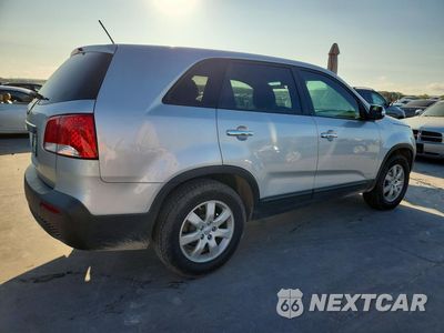 Trzecie zdjęcie samochodu z tyłu: 2013 KIA SORENTO LX VIN:5XYKT3A14DG332418 - miniatura