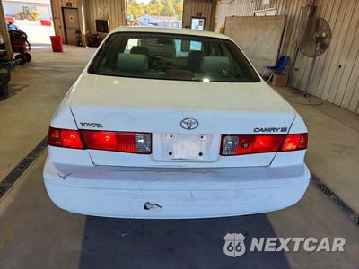 Zdjęcie 6 z 12 samochodu: 2000 TOYOTA CAMRY LE VIN:4T1BG22K2YU972004 - miniatura