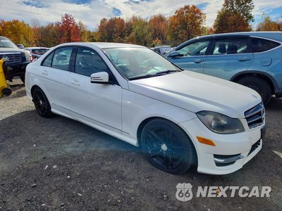 Czwarte zdjęcie samochodu z boku: 2014 MERCEDES-BENZ C 300 4MATIC VIN:WDDGF8AB0ER302943 - miniatura
