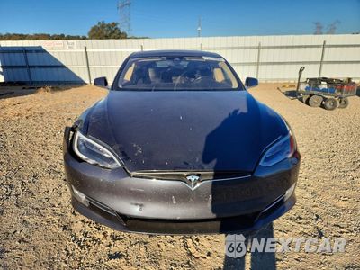 Piąte zdjęcie samochodu w środku: 2016 TESLA MODEL S VIN:5YJSA1E2XGF155799 - miniatura