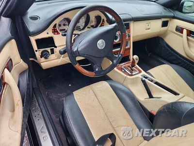 Zdjęcie 8 z 13 samochodu: 2002 MERCEDES-BENZ SLK 320 VIN:WDBKK65F32F266937 - miniatura