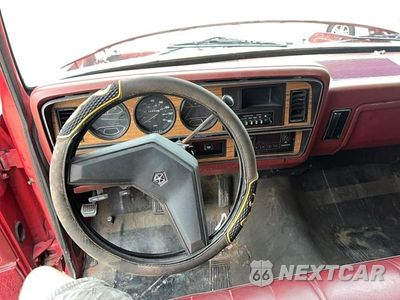 Zdjęcie 9 z 10 samochodu: 1986 DODGE D-SERIES D150 VIN:1B7FD14H6GS119397 - miniatura