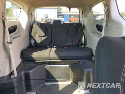 Zdjęcie 10 z 13 samochodu: 2023 CHRYSLER VOYAGER LX VIN:2C4RC1CG3PR516270 - miniatura