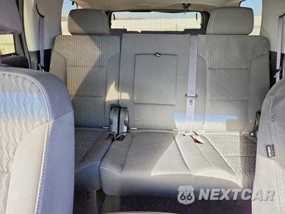 Zdjęcie 10 z 13 samochodu: 2017 CHEVROLET TAHOE C1500 LS VIN:1GNSCAKC1HR278126 - miniatura