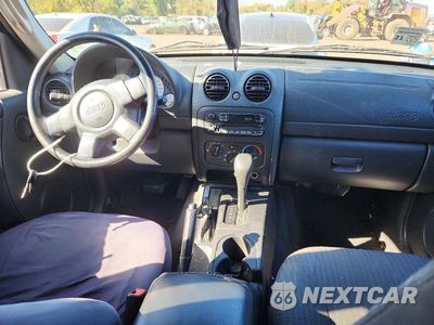 Zdjęcie 8 z 13 samochodu: 2003 JEEP LIBERTY SPORT VIN:1J4GL48K03W607336 - miniatura