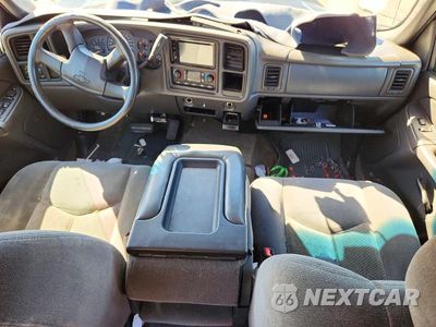 Zdjęcie 8 z 12 samochodu: 2004 CHEVROLET SILVERADO C2500 HEAVY DUTY VIN:1GCHC23U84F110575 - miniatura