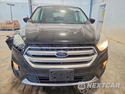 Piąte zdjęcie samochodu w środku: 2017 FORD ESCAPE SE VIN:1FMCU0GD8HUA16117 - miniatura