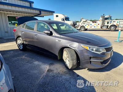 Czwarte zdjęcie samochodu z boku: 2017 KIA OPTIMA LX VIN:5XXGT4L30HG141146 - miniatura