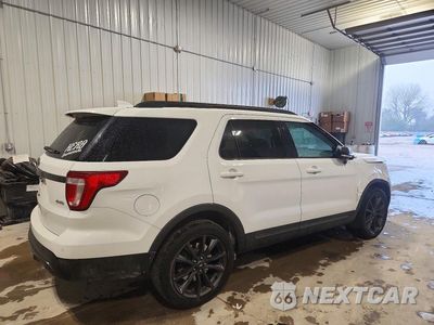 Trzecie zdjęcie samochodu z tyłu: 2017 FORD EXPLORER XLT VIN:1FM5K8D88HGC54553 - miniatura
