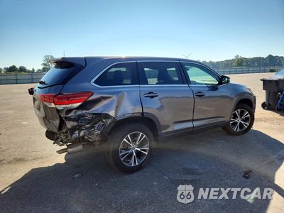 Trzecie zdjęcie samochodu z tyłu: 2018 TOYOTA HIGHLANDER LE VIN:5TDZZRFH9JS251032 - miniatura