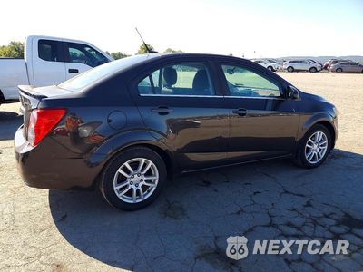 Trzecie zdjęcie samochodu z tyłu: 2014 CHEVROLET SONIC LT VIN:1G1JC5SGXE4225697 - miniatura
