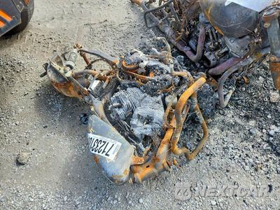 Trzecie zdjęcie samochodu z tyłu: 2005 HARLEY-DAVIDSON XL883 VIN:1HD4CAM115K425691 - miniatura