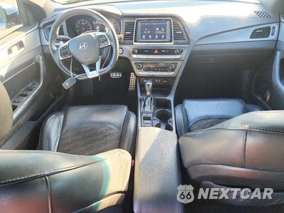 Zdjęcie 8 z 12 samochodu: 2019 HYUNDAI SONATA SPORT VIN:5NPE34AF0KH815621 - miniatura