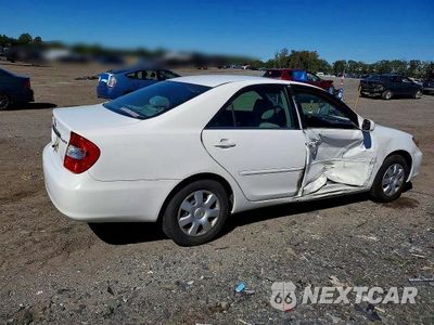 Trzecie zdjęcie samochodu z tyłu: 2003 TOYOTA CAMRY LE VIN:4T1BE30K13U167375 - miniatura