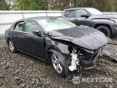 Czwarte zdjęcie samochodu z boku: 2012 VOLKSWAGEN PASSAT SE VIN:1VWBP7A33CC006543 - miniatura