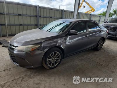 2015 TOYOTA CAMRY SE 4T1BF1FK1FU105133 - główne zdjęcie licytacji z USA - miniatura