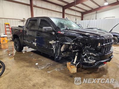 Czwarte zdjęcie samochodu z boku: 2021 CHEVROLET SILVERADO K1500 TRAIL BOSS CUSTOM VIN:1GCPYCEF0MZ447841 - miniatura