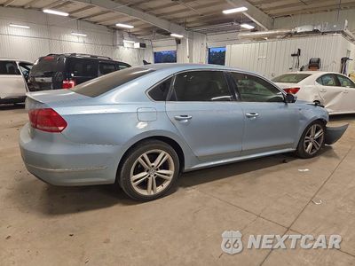 Trzecie zdjęcie samochodu z tyłu: 2013 VOLKSWAGEN PASSAT SEL VIN:1VWCN7A36DC048670 - miniatura