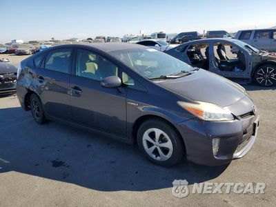 Czwarte zdjęcie samochodu z boku: 2014 TOYOTA PRIUS TWO VIN:JTDKN3DUXE0388211 - miniatura