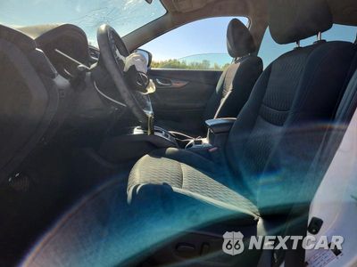 Zdjęcie 7 z 13 samochodu: 2017 NISSAN ROGUE SV VIN:5N1AT2MV9HC893899 - miniatura