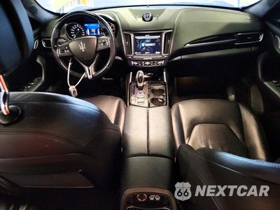 Zdjęcie 8 z 13 samochodu: 2018 MASERATI LEVANTE VIN:ZN661XUS5HX221834 - miniatura