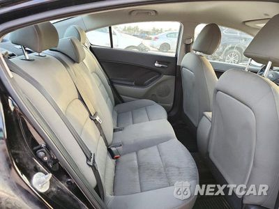 Zdjęcie 10 z 12 samochodu: 2016 KIA FORTE LX VIN:KNAFK4A61G5468618 - miniatura