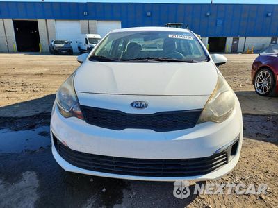 Piąte zdjęcie samochodu w środku: 2016 KIA RIO LX VIN:KNADM4A34G6620361 - miniatura