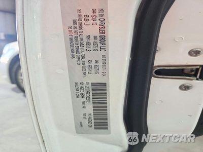 Zdjęcie 12 z 12 samochodu: 2014 CHRYSLER 300C VIN:2C3CCAEG1EH323772 - miniatura