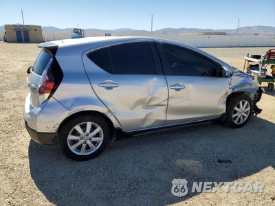 Trzecie zdjęcie samochodu z tyłu: 2017 TOYOTA PRIUS C TWO VIN:JTDKDTB34H1596189 - miniatura
