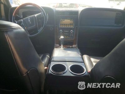 Zdjęcie 8 z 14 samochodu: 2017 LINCOLN NAVIGATOR L SELECT VIN:5LMJJ3JT8HEL13297 - miniatura