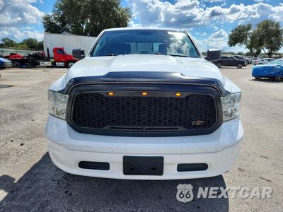 Piąte zdjęcie samochodu w środku: 2019 RAM 1500 CLASSIC SLT VIN:1C6RR6TT7KS694545 - miniatura