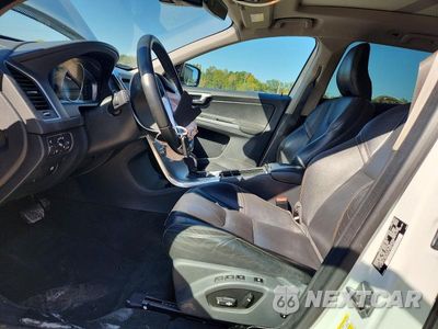 Zdjęcie 7 z 14 samochodu: 2017 VOLVO XC60 T5 DYNAMIC VIN:YV440MDR8H2222560 - miniatura