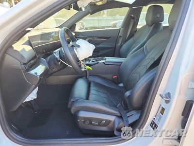 Zdjęcie 7 z 12 samochodu: 2026 BMW 530 XI VIN:WBA53FJ09TCV04402 - miniatura