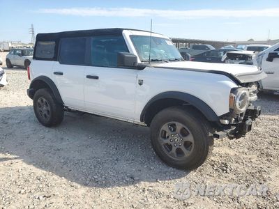 Czwarte zdjęcie samochodu z boku: 2024 FORD BRONCO BIG BEND VIN:1FMDE7BH6RLA85920 - miniatura