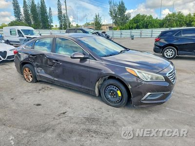 Czwarte zdjęcie samochodu z boku: 2016 HYUNDAI SONATA SE VIN:5NPE24AF0GH300533 - miniatura