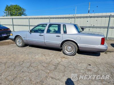 Drugie zdjęcie samochodu z przodu: 1997 LINCOLN TOWN CAR SIGNATURE VIN:1LNLM82W1VY734393 - miniatura