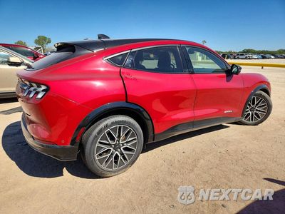 Trzecie zdjęcie samochodu z tyłu: 2024 FORD MUSTANG MACH-E PREMIUM VIN:3FMTK3SU0RMA40030 - miniatura