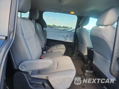 Zdjęcie 11 z 14 samochodu: 2025 TOYOTA SIENNA LE VIN:5TDKRKEC8SS232262 - miniatura