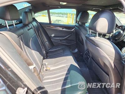 Zdjęcie 10 z 12 samochodu: 2019 BMW 530 XI VIN:WBAJA7C54KWW17402 - miniatura
