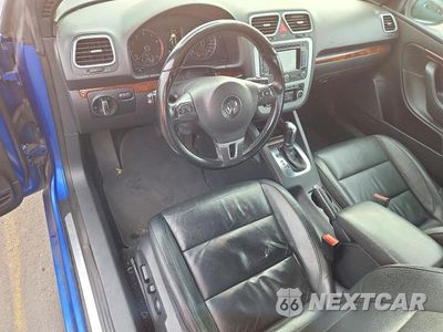 Zdjęcie 8 z 12 samochodu: 2012 VOLKSWAGEN EOS LUX VIN:WVWFW7AH3CV004458 - miniatura