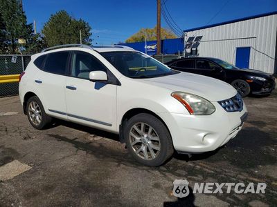 Czwarte zdjęcie samochodu z boku: 2013 NISSAN ROGUE S VIN:JN8AS5MV8DW623407 - miniatura