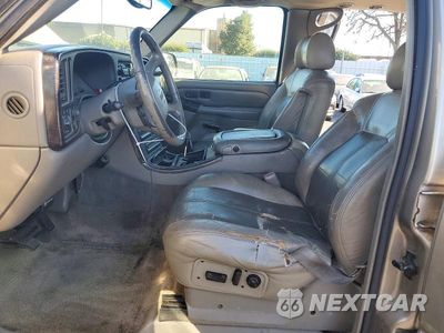 Zdjęcie 7 z 13 samochodu: 2001 GMC DENALI VIN:1GKEK63U41J263609 - miniatura