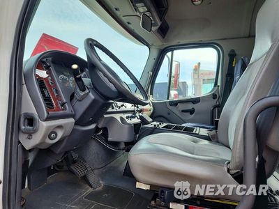 Zdjęcie 7 z 14 samochodu: 2007 FREIGHTLINER M2 106 MEDIUM DUTY VIN:1FVACWCT87HY91627 - miniatura