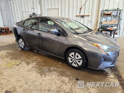 Czwarte zdjęcie samochodu z boku: 2017 TOYOTA PRIUS THREE VIN:JTDKARFU2H3049991 - miniatura