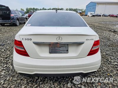 Zdjęcie 6 z 12 samochodu: 2014 MERCEDES-BENZ C 300 4MATIC VIN:WDDGF8AB2EA940920 - miniatura