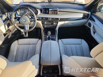 Zdjęcie 8 z 13 samochodu: 2018 BMW X5 XDRIVE50I VIN:5UXKR6C5XJ0U14069 - miniatura