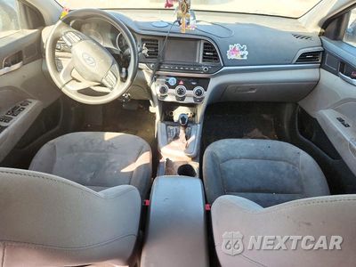 Zdjęcie 8 z 12 samochodu: 2019 HYUNDAI ELANTRA SEL VIN:5NPD84LF7KH411905 - miniatura