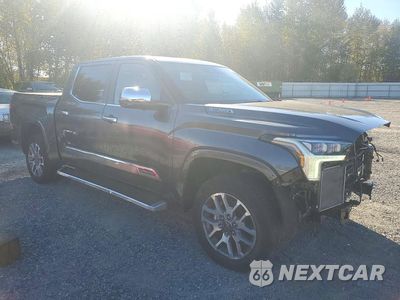 Czwarte zdjęcie samochodu z boku: 2025 TOYOTA TUNDRA 1794 EDITION HV VIN:5TFMC5DB8SX092972 - miniatura