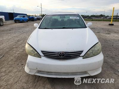 Piąte zdjęcie samochodu w środku: 2006 TOYOTA CAMRY LE VIN:4T1BE32KX6U680366 - miniatura